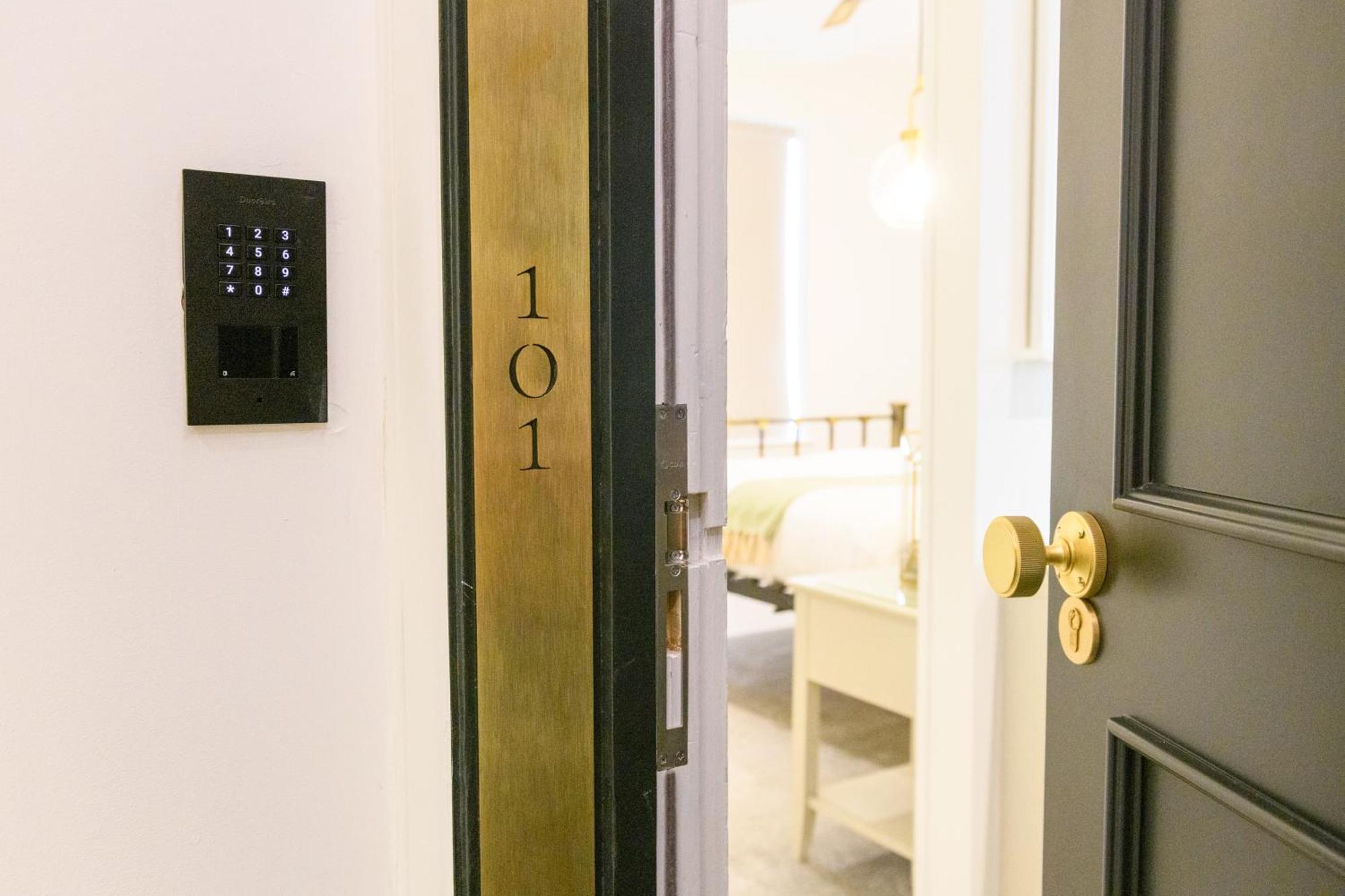 Holm House Hotel Пенарт Экстерьер фото